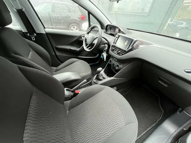 Peugeot 208 1.2 PureTech Blue Lion | Metallic | 2018 Benzine 9