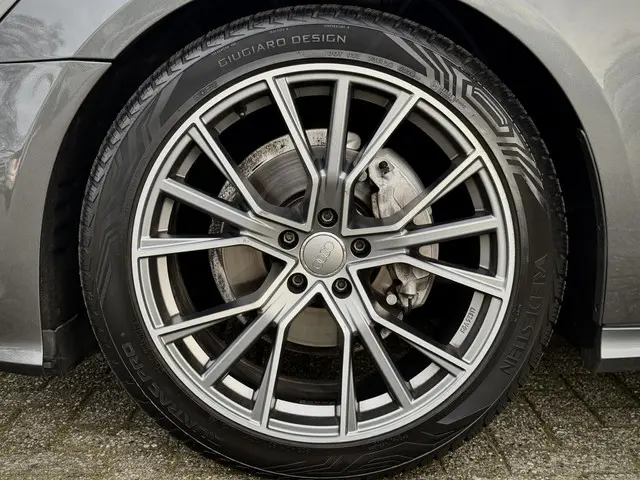 Audi A6 Avant 40 TFSI S edition 2021 Benzine 9