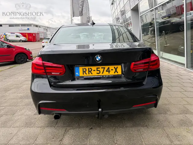 BMW 3 Serie 318i M Sport Executive 2017 Benzine 6