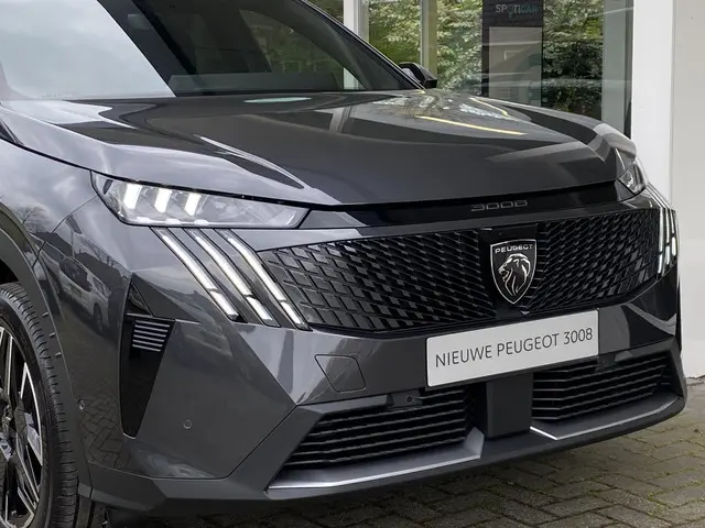 Peugeot 3008 1.2 Hybrid 145 GT 2025 Hybride Benzine 6
