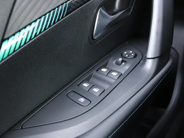 Peugeot 2008 1.2 PureTech Allure Pack 2021 Benzine 22