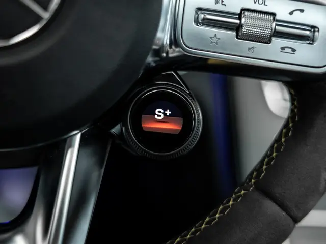 Mercedes-Benz C-Klasse Cabrio AMG 63 S 2022 Benzine 39