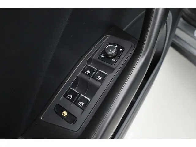 Volkswagen T-Roc 1.5 TSI 150 PK Sport (DSG) 2019 Benzine 8