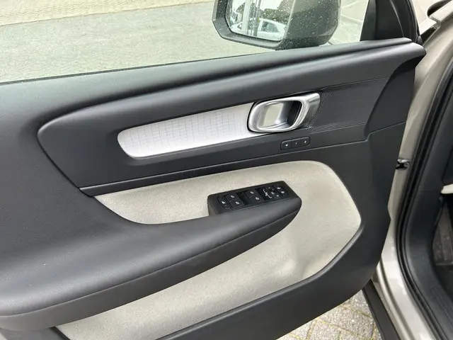 Volvo XC40 2.0 B4 Business Pro 2020 Hybride Benzine 14