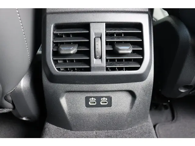 BMW 1 Serie 120 M Sport Design Edition 2025 Benzine 14