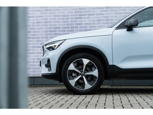 Volvo XC40 2.0 B4 Plus Dark 2025 Benzine 16