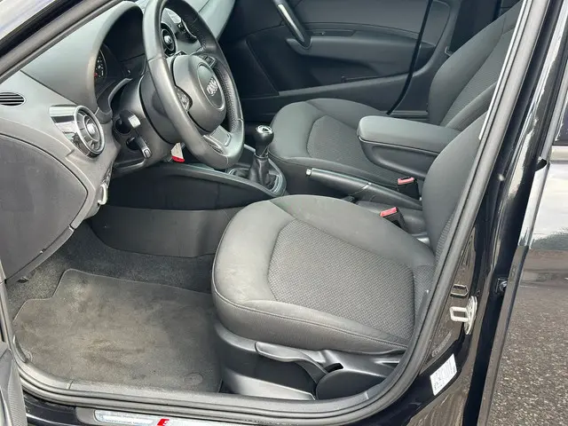 Audi A1 Sportback 1.2 TFSI Admired 2013 Benzine 16