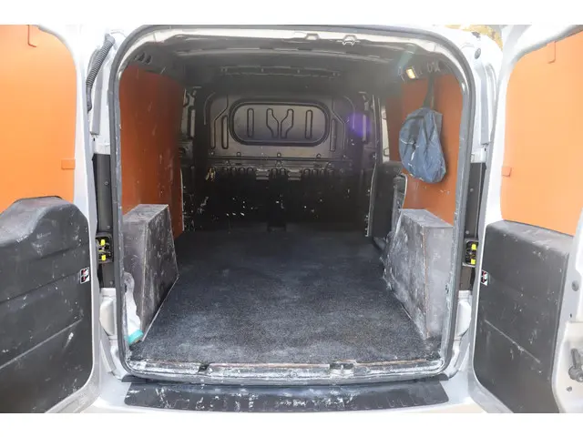 Opel Combo 1.6 CDTi L2H1 Sport 2017 Diesel 15