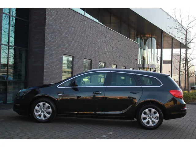 Opel Astra Sports Tourer 1.4 Turbo Edition 2015 Benzine 8