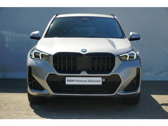 BMW X1 xDrive25e 2023 Hybride Benzine 4