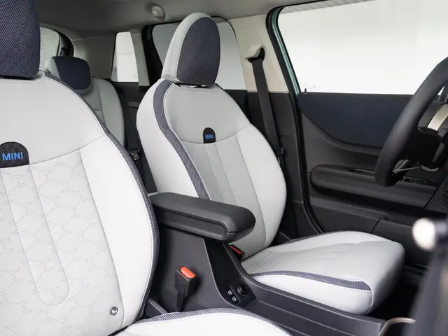 MINI 5-Deurs Cooper C 2025 Benzine 10