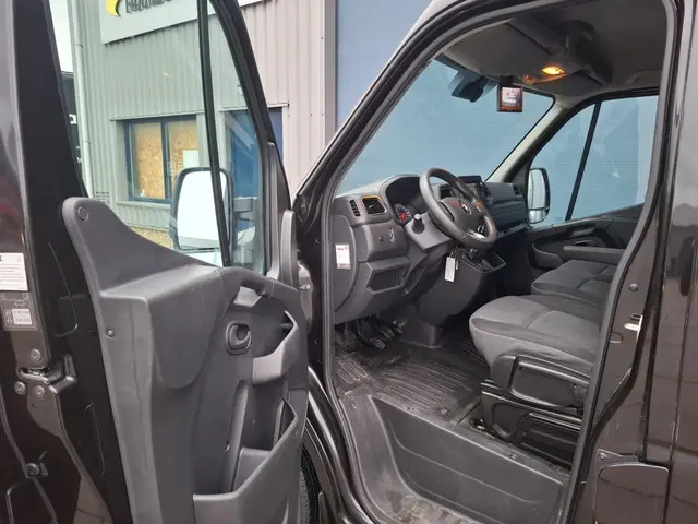 Renault Master T35 2.3 dCi 180 L2H2 Energy 2019 Diesel 21