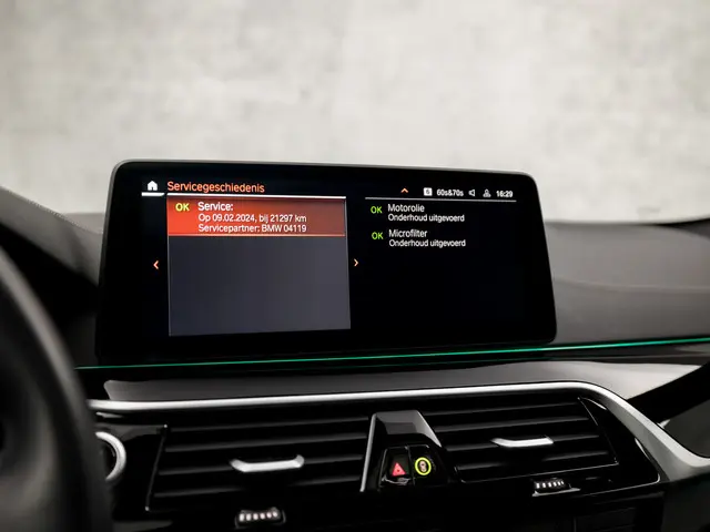 BMW 5 Serie Touring 530i xDrive M Sport 2023 Benzine 32