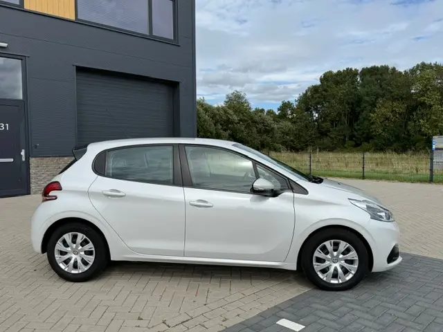 Peugeot 208 3