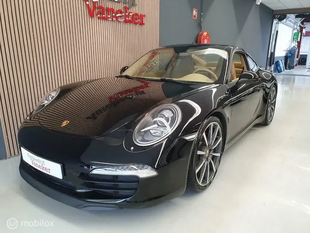 Porsche 911 Carrera 2013 Benzine 36
