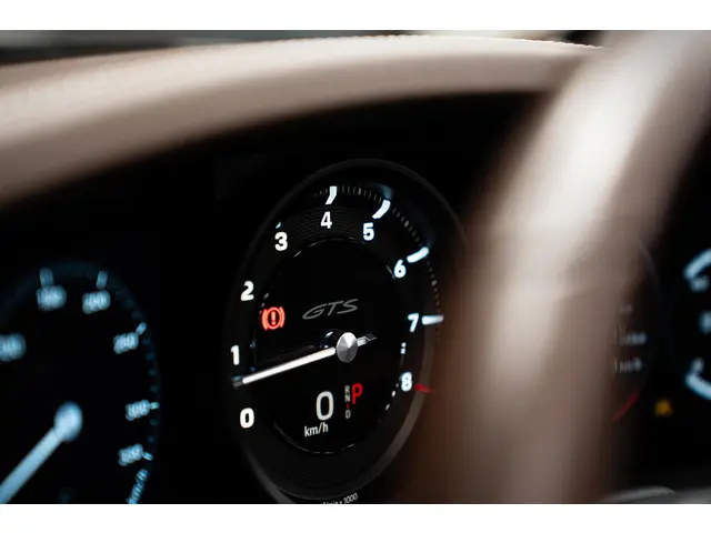 Porsche 911 Cabrio 3.0 Carrera GTS 2022 Benzine 32