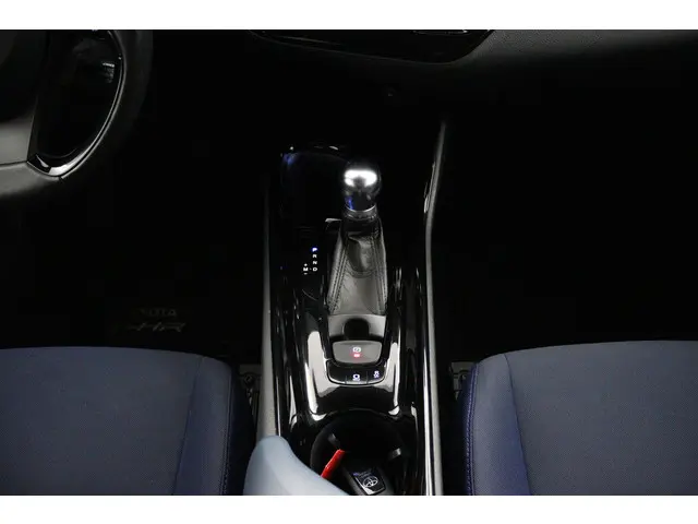 Toyota C-HR 1.2 Bi-Tone 2017 Benzine 26