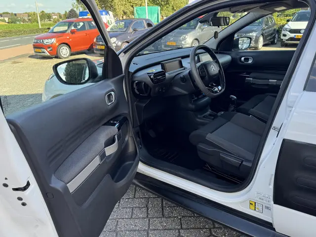 Citroën C4 Cactus 1.2 PureTech Shine 2015 Benzine 13