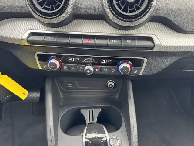 Audi Q2 35 TFSI S Edition 2021 Benzine 16