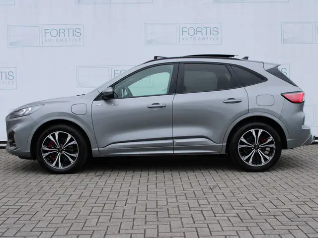 Ford Kuga 2.5 PHEV ST-Line X 2021 Hybride Benzine 27
