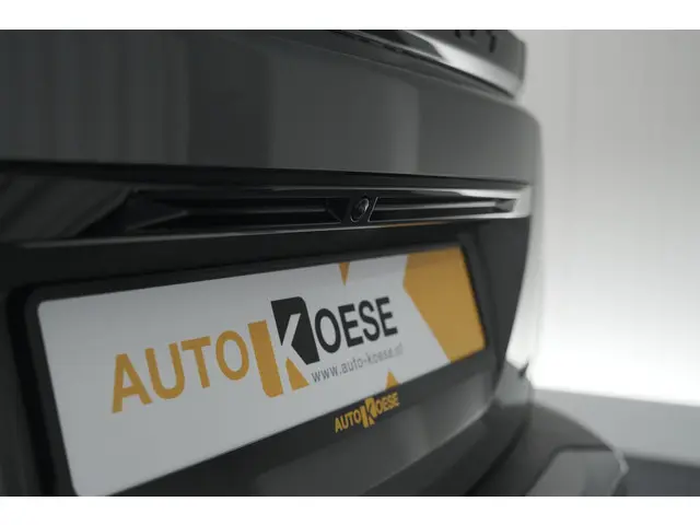 Peugeot 2008 PureTech 130 EAT8 GT 2024 Benzine 4