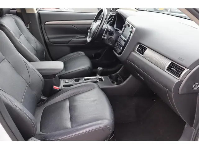 Mitsubishi Outlander 2.0 Instyle 2014 Benzine 13
