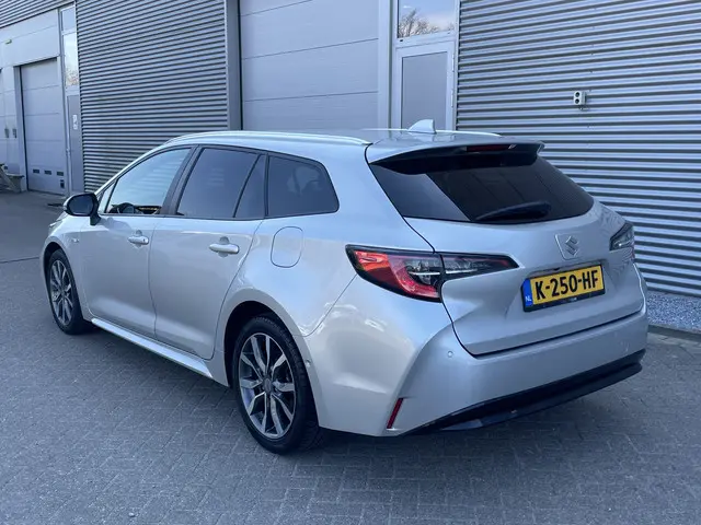 Suzuki Swace 1.8 Hybrid Style 2021 Hybride Benzine 7