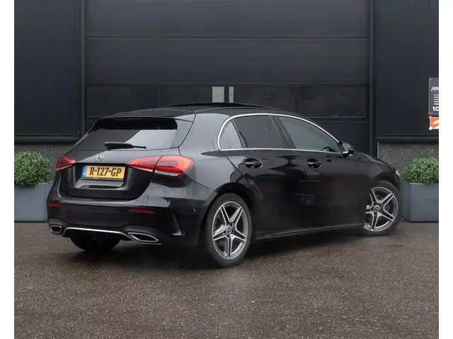 Mercedes-Benz A-Klasse 180 D AMG Pakket | 2018 Diesel 3