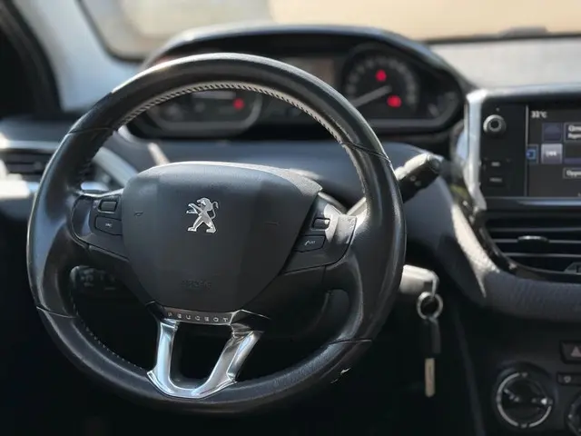 Peugeot 2008 1.2|Airco|Cruise|Trekhaak|Navi 2016 Benzine 10