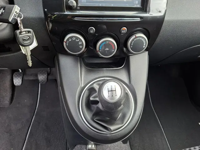 Mazda 2 1.3 Silver Edition 2014 Benzine 14