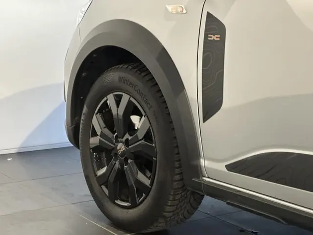 Dacia Sandero Stepway 1.0 TCe 90 Extreme 2024 Benzine 32