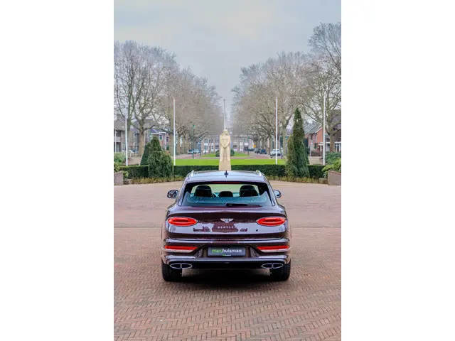 Bentley Bentayga 3.0 V6 Hybrid 2022 Hybride Benzine 104