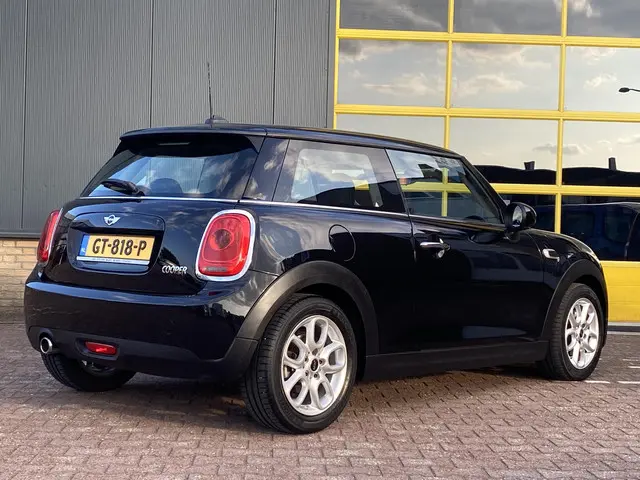 MINI Cooper Mini 1.5 Business 2015 Benzine 4