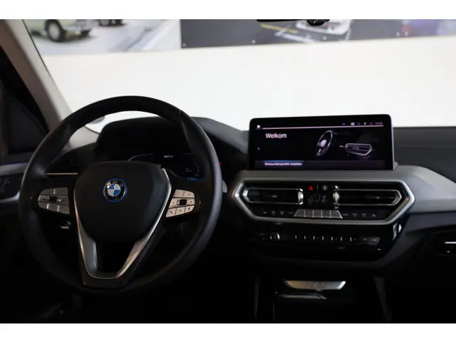BMW X3 xDrive30e 2023 Hybride Benzine 11