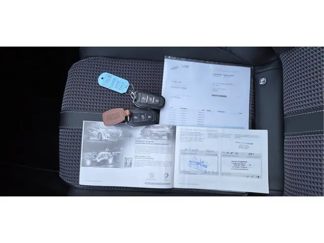 Peugeot 2008 1.2 PureTech GT Pack 2021 Benzine 6