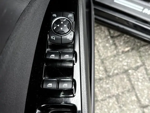 Ford Mondeo Wagon 1.5 Titanium automaat 2018 Benzine 12
