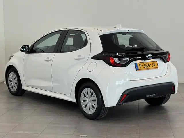 Toyota Yaris 1.5 Hybrid Active 2022 Hybride Benzine 22