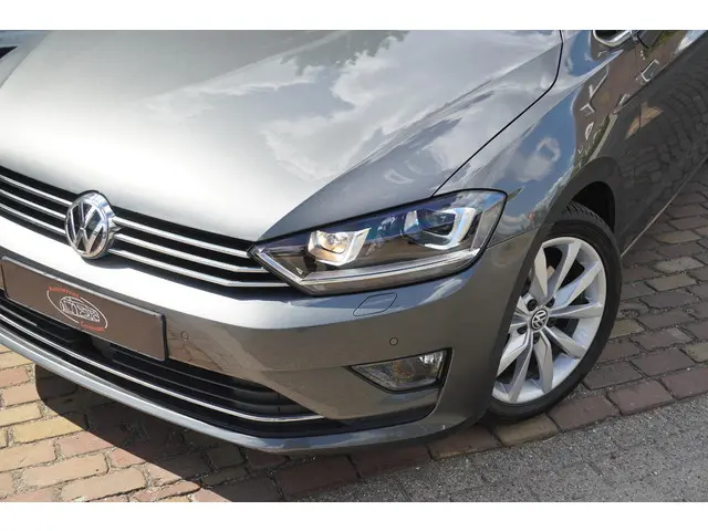 Volkswagen Golf Sportsvan 1.4 TSI Highline 2017 Benzine 16