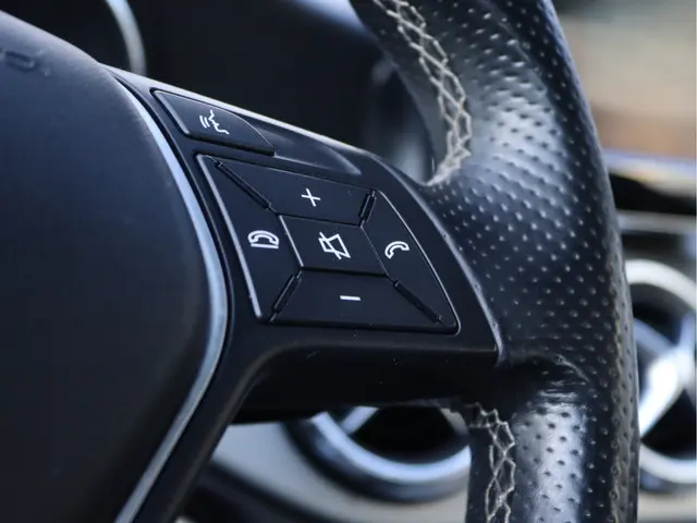 Mercedes-Benz CLA 200 Prestige 2013 Benzine 34