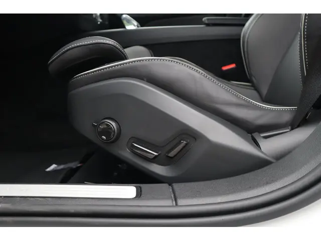 Volvo V60 2.0 B3 Plus Dark 2024 Benzine 11