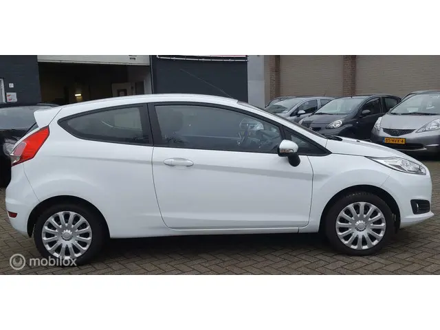 Ford Fiesta 1.25 / 145129 KM. AIRCO 2015 Benzine 4