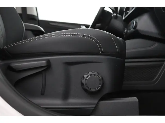 Ford Kuga 2.5 PHEV 225 Vignale 2021 Hybride Benzine 38