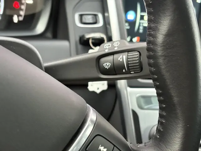 Volvo XC60 2.0 T5 FWD Ocean Race 2016 Benzine 26