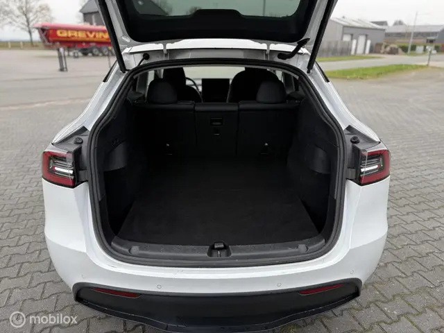 Tesla Model Y Long Range AWD 75 kWh 2021 Elektrisch 9