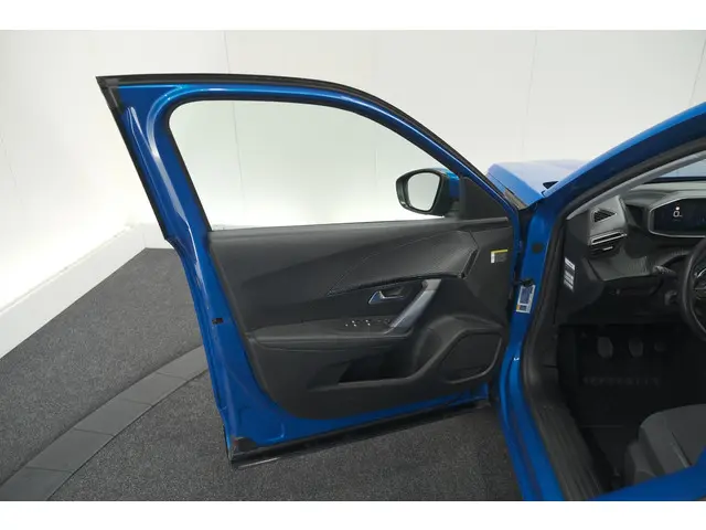 Peugeot 2008 PureTech 130 Allure 2020 Benzine 68