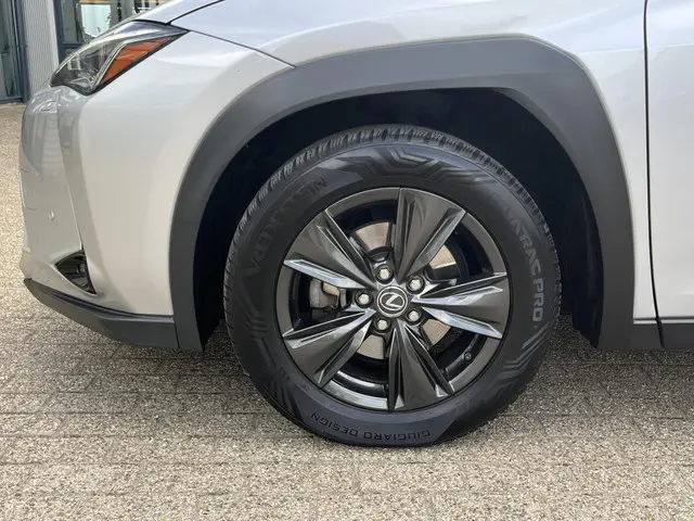 Lexus UX 250h Luxury Line 2020 Hybride Benzine 38