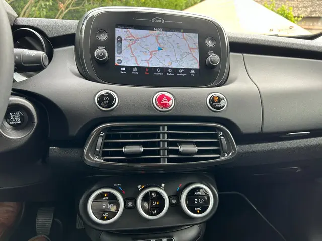 Fiat 500X FIAT sport H Leder, navi, clima 2018 Benzine 6