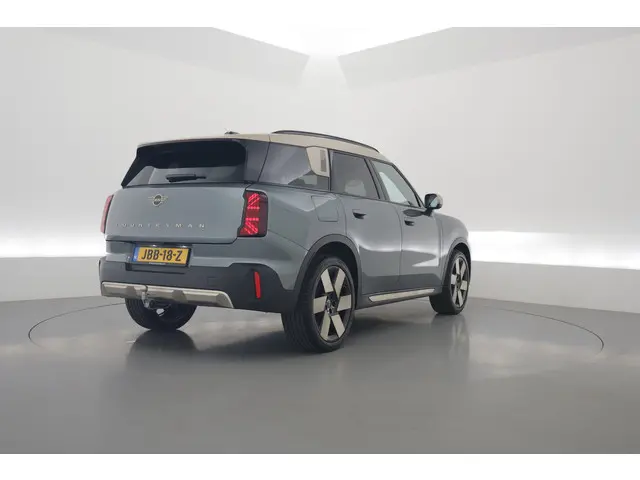MINI Countryman Mini 1.5 C Favoured 2023 Benzine 2