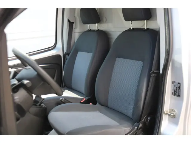 Peugeot Bipper 2