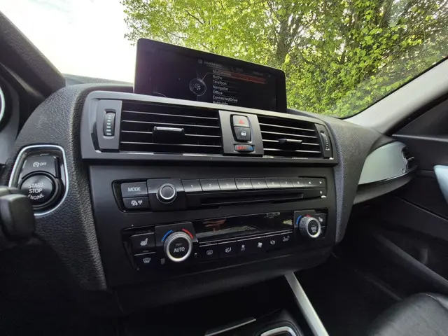 BMW 1 Serie 116i High Executive 2013 Benzine 18